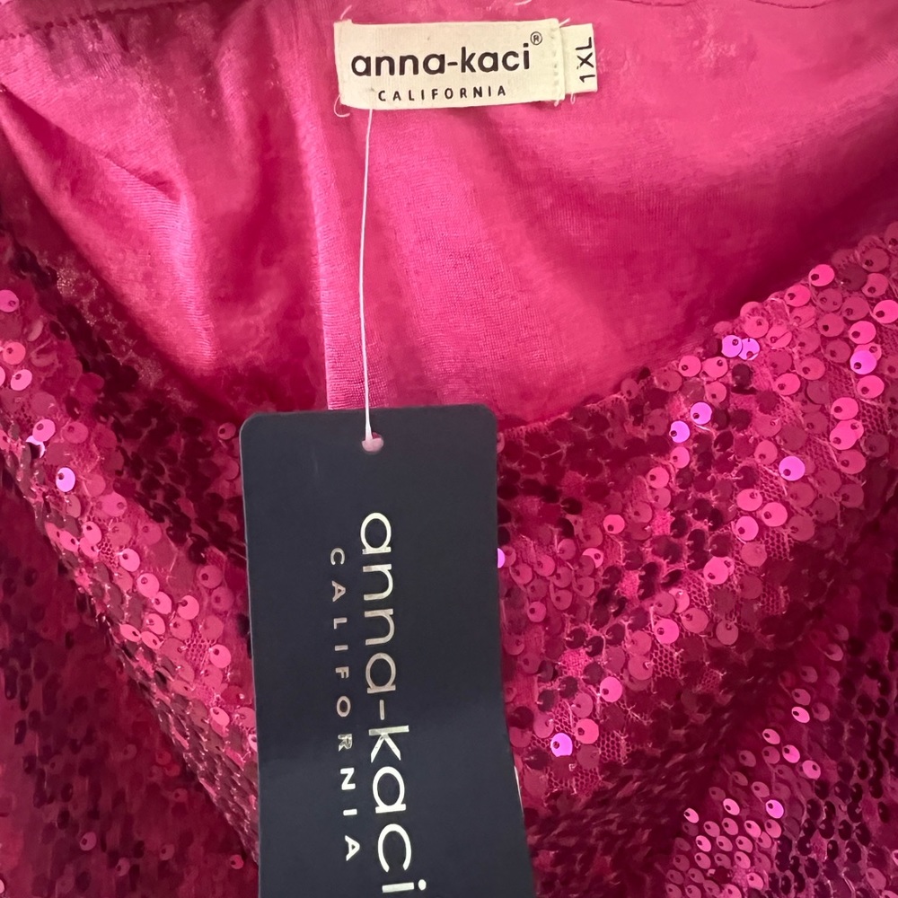 One Shoulder short sleeve sequin top! Fuschia